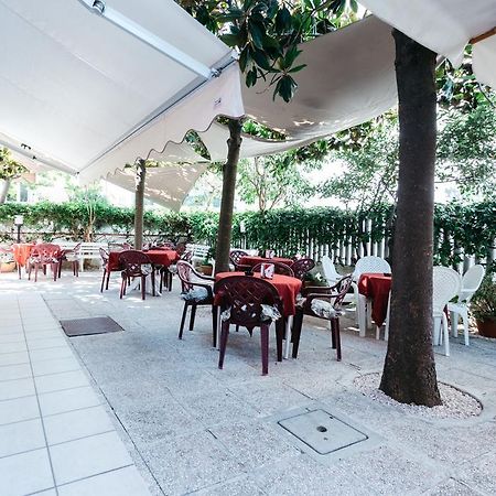 Roma Hotel Pineto Kültér fotó