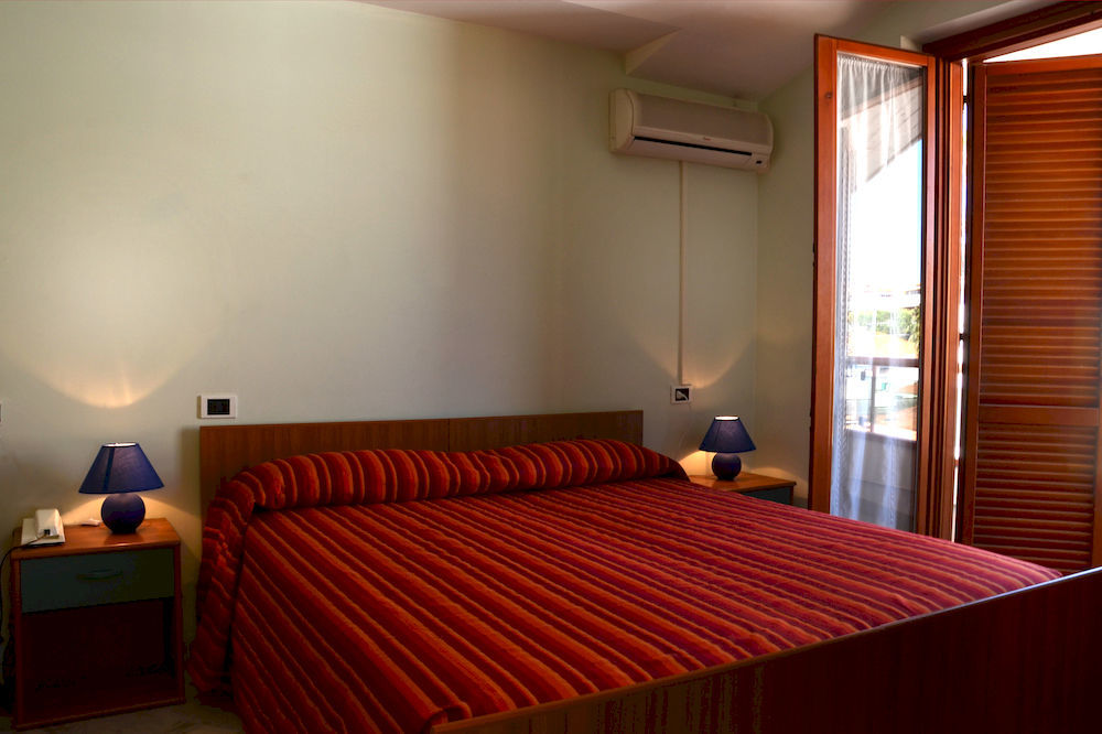 Roma Hotel Pineto Kültér fotó